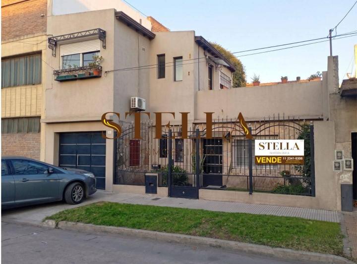 Casa · 182m² · 5 Ambientes · 2 Cocheras