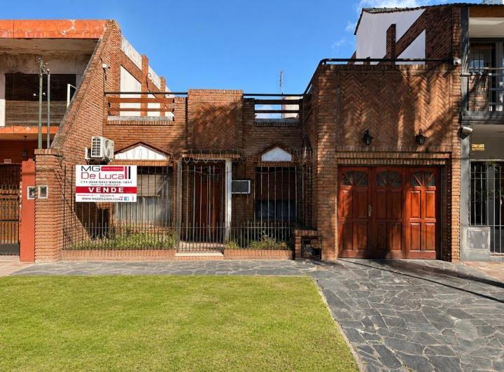 Casa · 90m² · 3 Ambientes · 1 Cochera