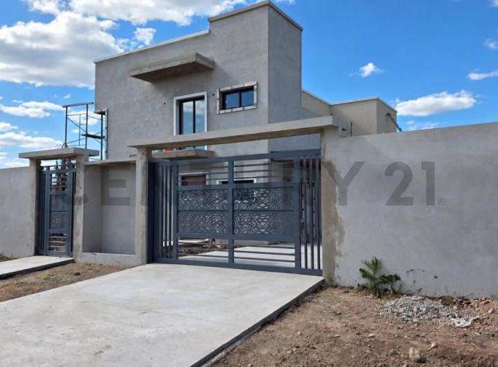 Casa · 181m² · 4 Ambientes · 2 Cocheras