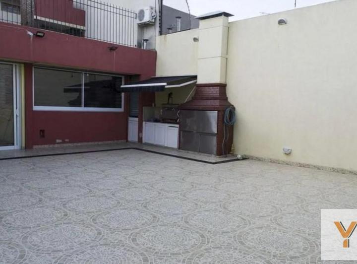Casa · 450m² · 7 Ambientes · 2 Cocheras