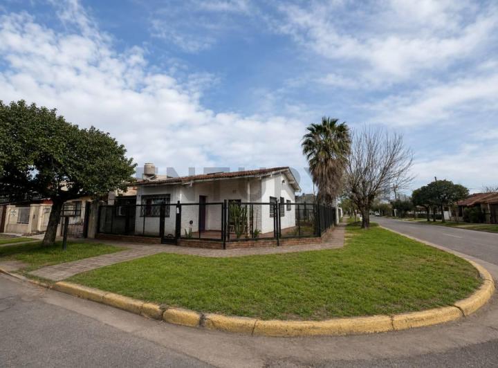 Casa · 80m² · 3 Ambientes · 1 Cochera