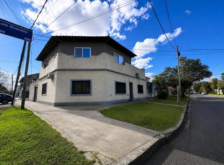 Casa · 180m² · 5 Ambientes · 2 Cocheras