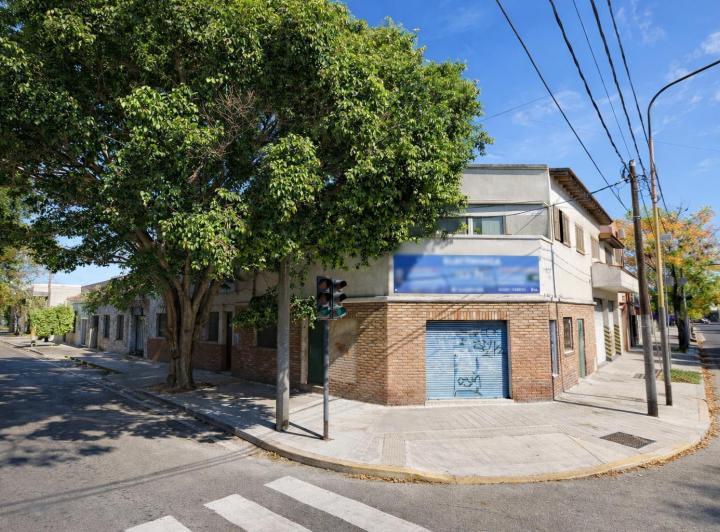 Casa · 250m² · 7 Ambientes · 4 Cocheras