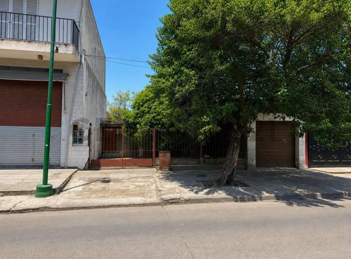 Casa · 132m² · 6 Ambientes · 3 Cocheras
