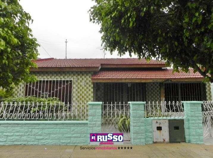 Casa · 200m² · 5 Ambientes · 2 Cocheras