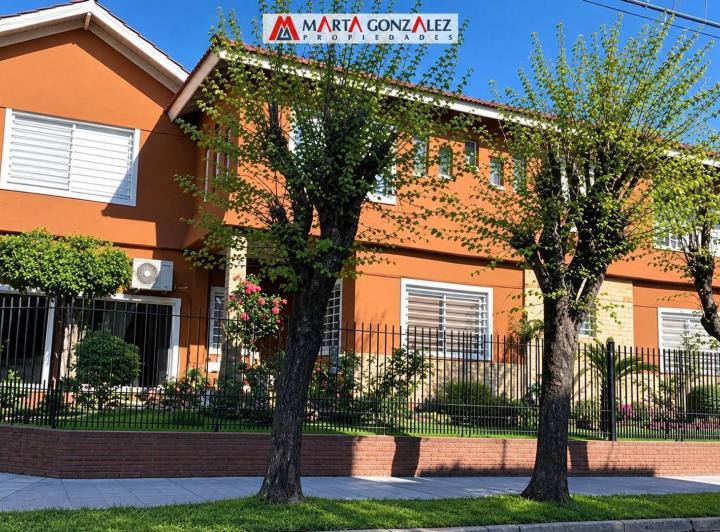 Casa · 160m² · 4 Ambientes · 1 Cochera