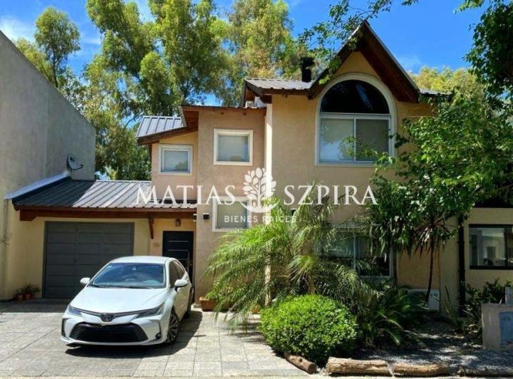 Casa · 175m² · 4 Ambientes · 2 Cocheras