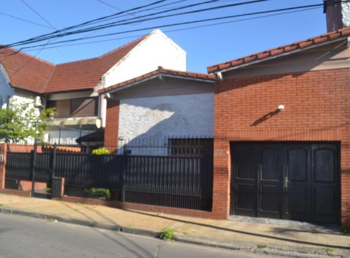 Casa · 180m² · 5 Ambientes · 1 Cochera