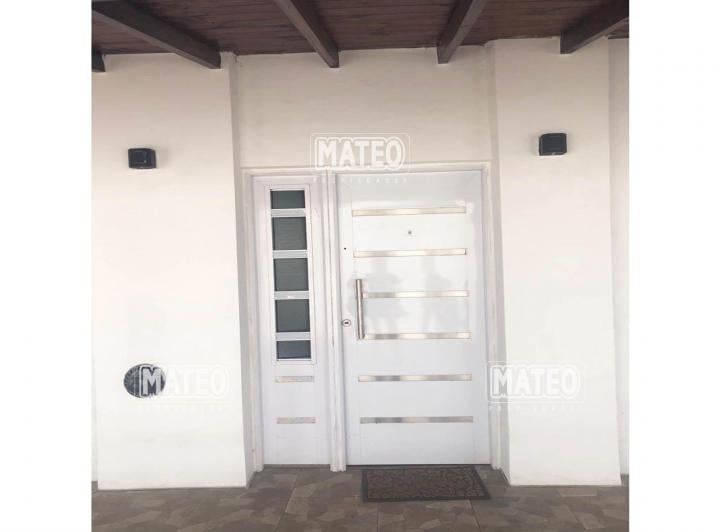 Casa · 1m² · 2 Dormitorios