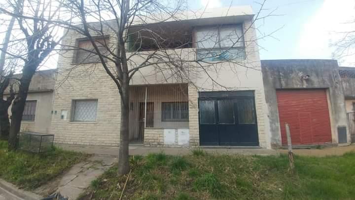 Casa · 120m² · 5 Ambientes · 1 Cochera