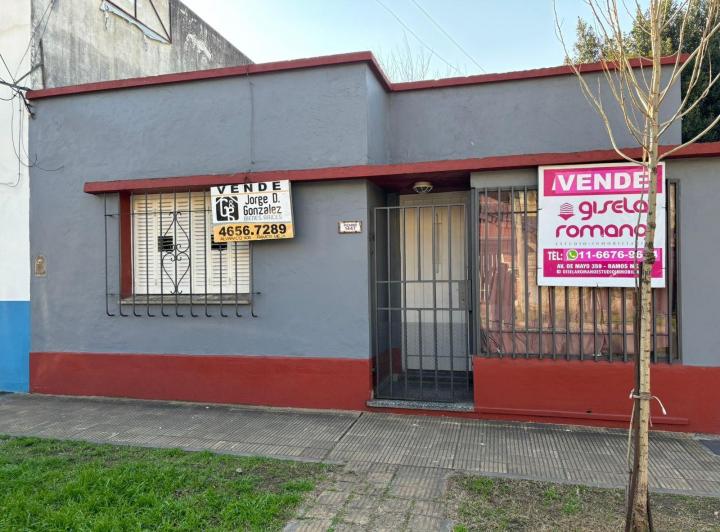 Casa · 90m² · 4 Ambientes · 3 Cocheras