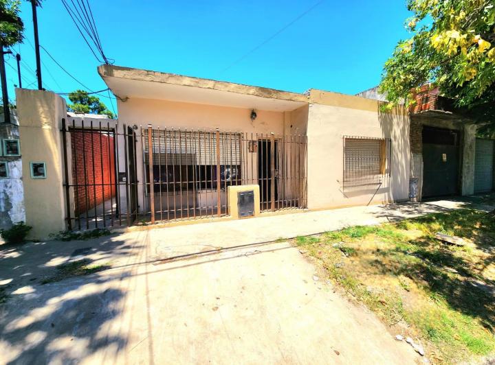 Casa · 140m² · 9 Ambientes
