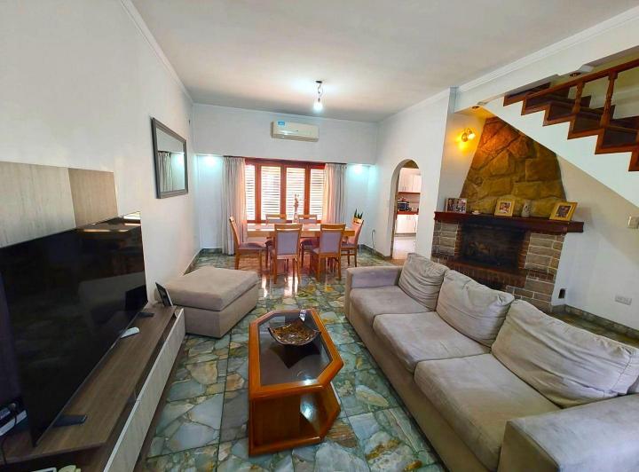 Casa · 147m² · 5 Ambientes · 1 Cochera