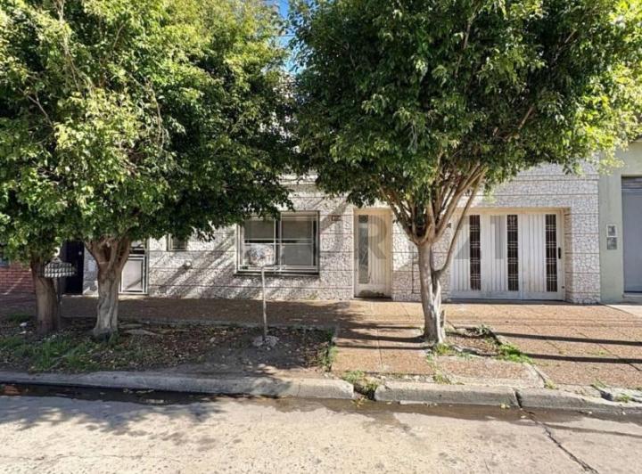 Casa · 161m² · 4 Ambientes · 1 Cochera
