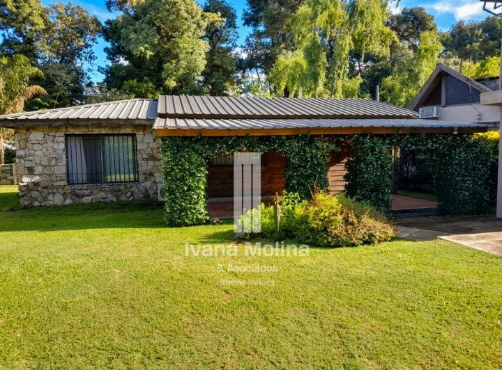 Casa · 180m² · 5 Ambientes · 2 Cocheras