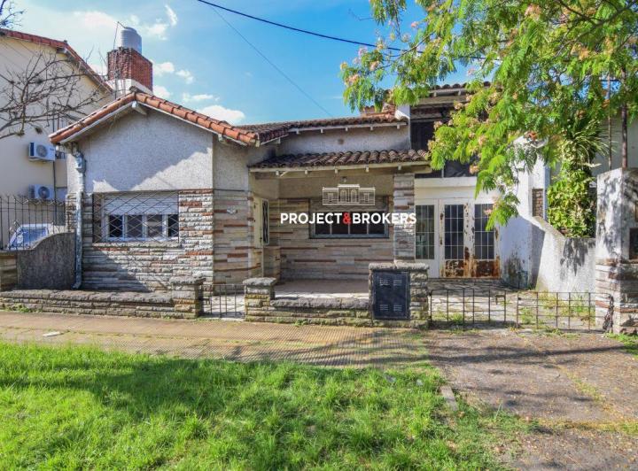 Casa · 266m² · 5 Ambientes · 1 Cochera