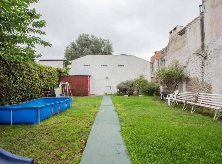 Casa · 200m² · 5 Ambientes · 3 Cocheras