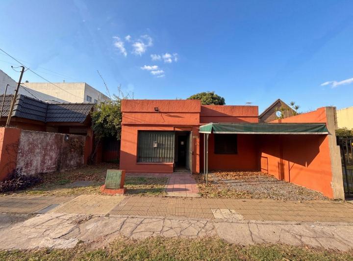 Casa · 101m² · 3 Ambientes · 2 Cocheras
