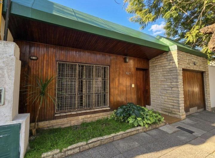 Casa · 150m² · 4 Ambientes · 2 Cocheras