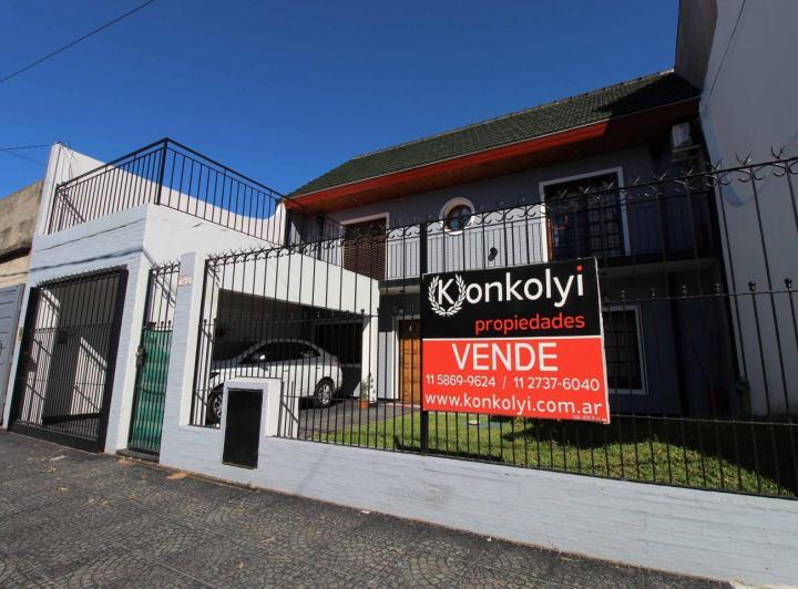 Casa · 195m² · 6 Ambientes · 1 Cochera