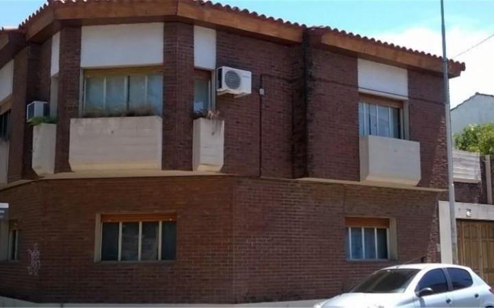 Casa · 280m² · 6 Dormitorios