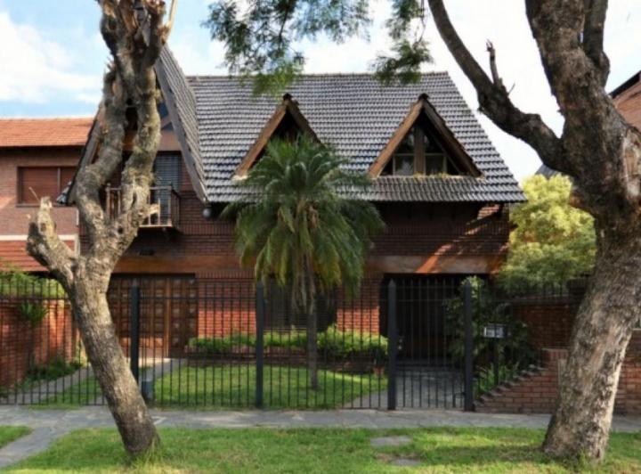 Casa · 200m² · 5 Ambientes
