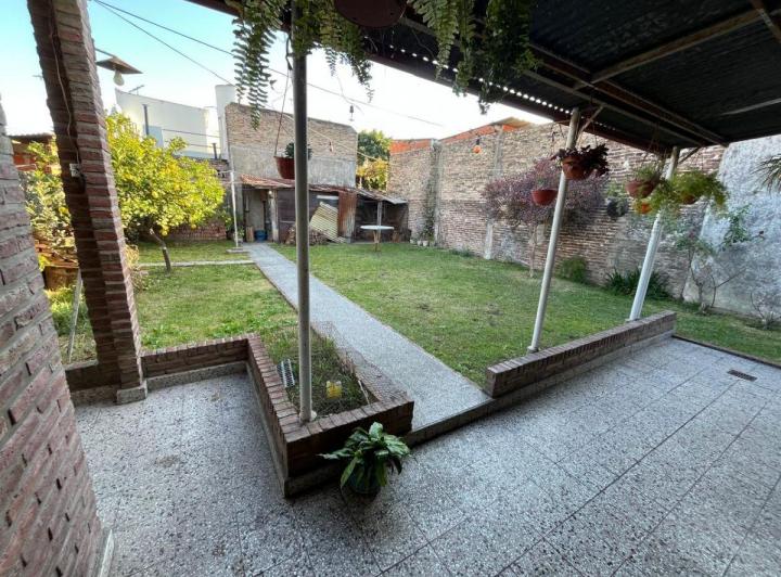 Casa · 50m² · 3 Ambientes · 2 Cocheras