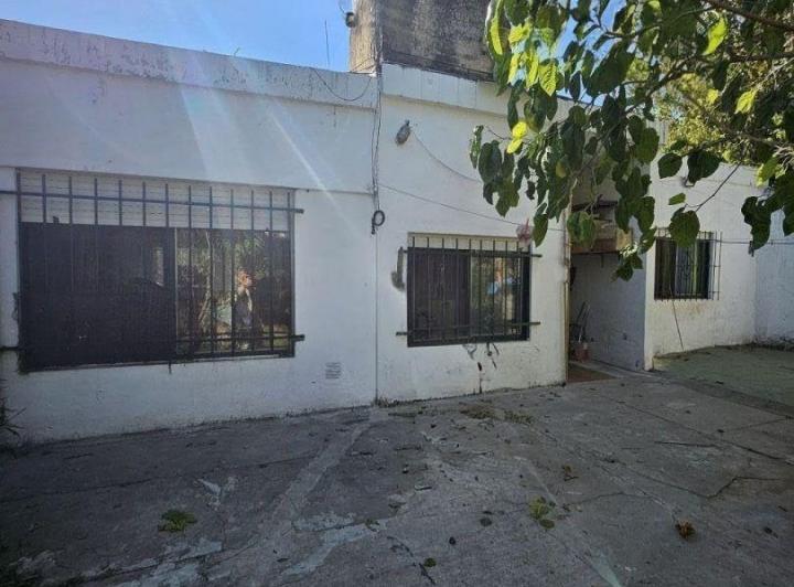 Casa · 90m² · 4 Ambientes · 1 Cochera