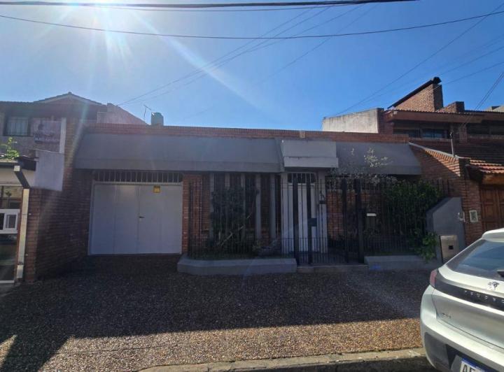 Casa · 150m² · 4 Ambientes · 1 Cochera