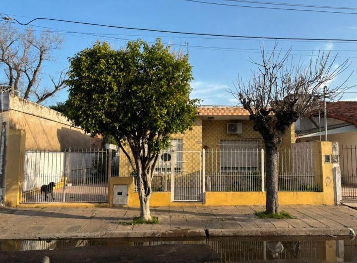 Casa · 90m² · 4 Ambientes · 1 Cochera