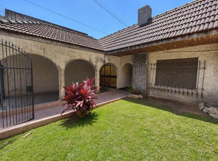 Casa · 100m² · 3 Ambientes · 1 Cochera