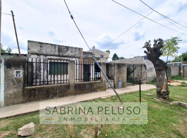 Casa · 400m² · 4 Ambientes · 2 Cocheras