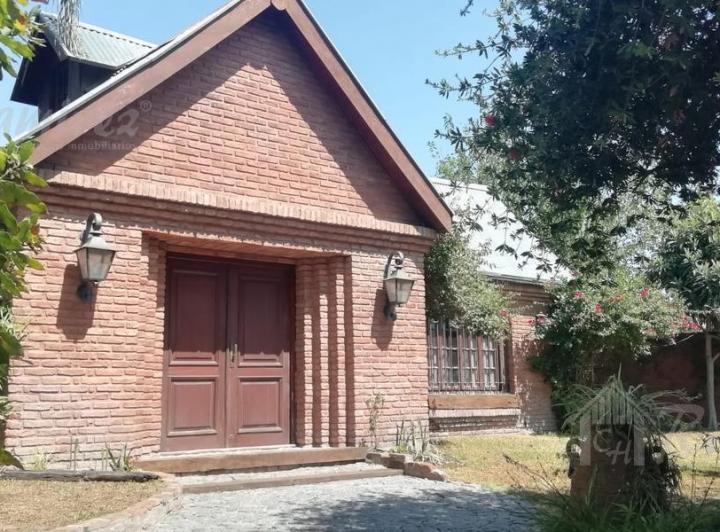 Casa · 185m² · 2 Ambientes · 1 Cochera