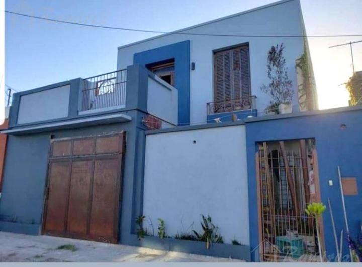 Casa · 130m² · 4 Ambientes · 1 Cochera
