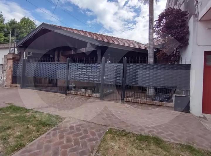 Casa · 115m² · 4 Ambientes · 1 Cochera