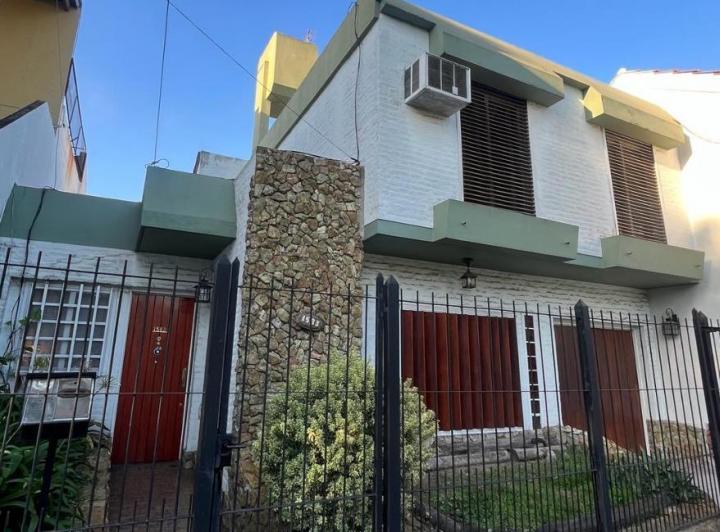 Casa · 150m² · 3 Ambientes · 1 Cochera