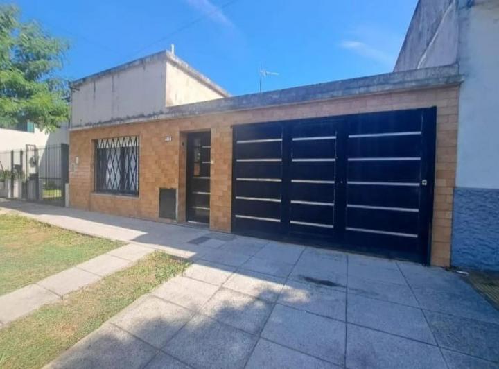 Casa · 90m² · 3 Ambientes · 1 Cochera