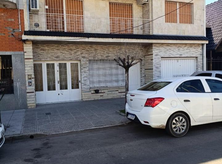 Casa · 110m² · 4 Ambientes · 2 Cocheras