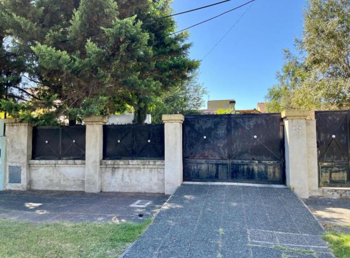Casa · 180m² · 5 Ambientes