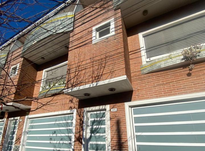 Casa · 185m² · 5 Ambientes · 2 Cocheras