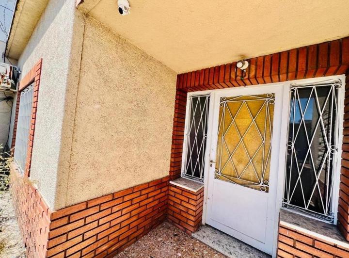 Casa · 170m² · 3 Ambientes · 1 Cochera
