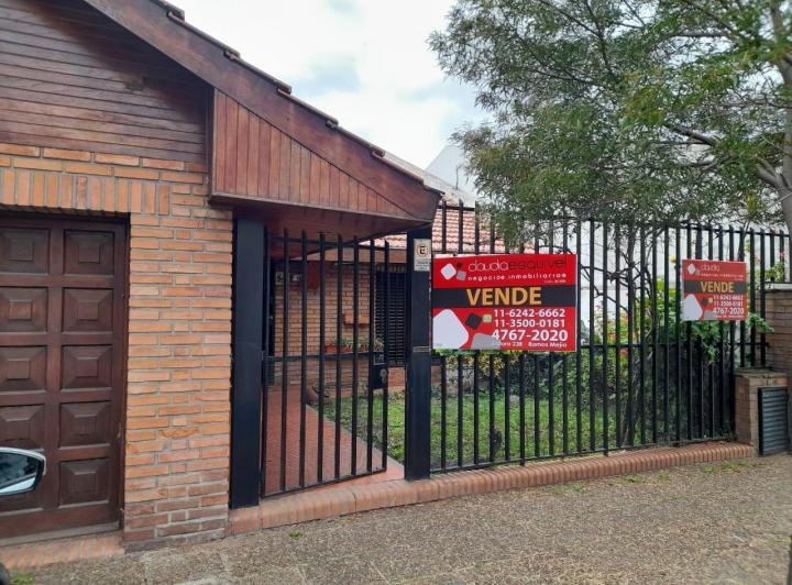Casa · 150m² · 5 Ambientes · 2 Cocheras