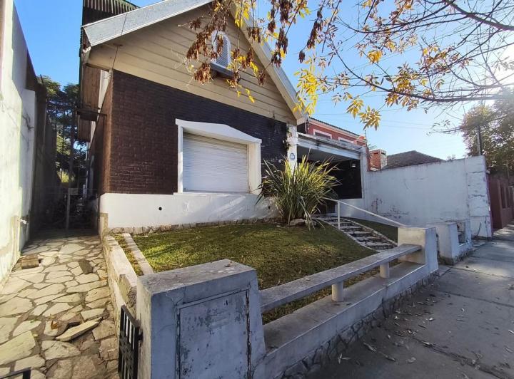 Casa · 300m² · 7 Ambientes · 1 Cochera
