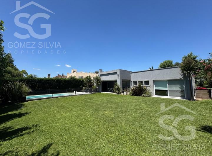 Casa · 203m² · 6 Ambientes · 3 Cocheras