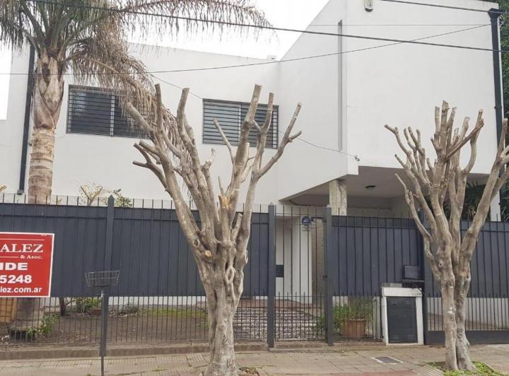 Casa · 231m² · 4 Ambientes · 3 Cocheras
