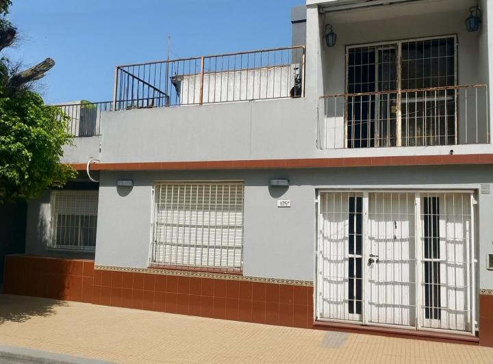 Casa · 88m² · 3 Ambientes · 1 Cochera