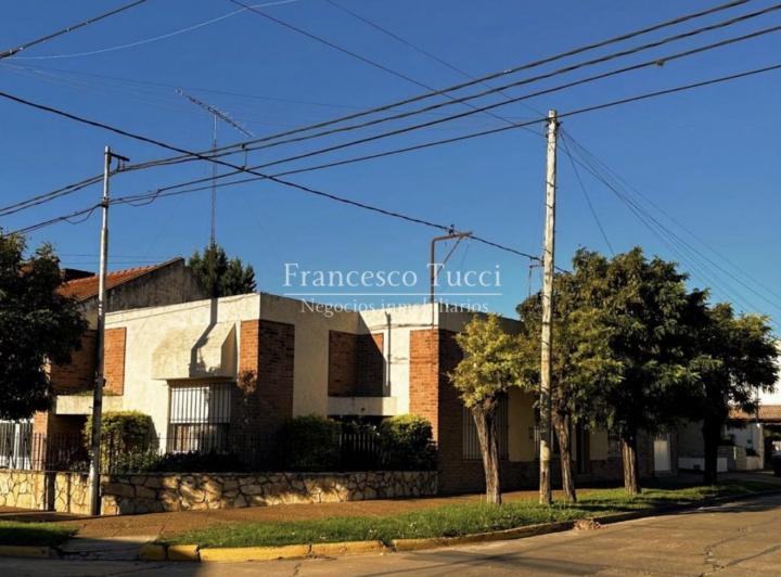 Casa · 188m² · 5 Ambientes · 1 Cochera