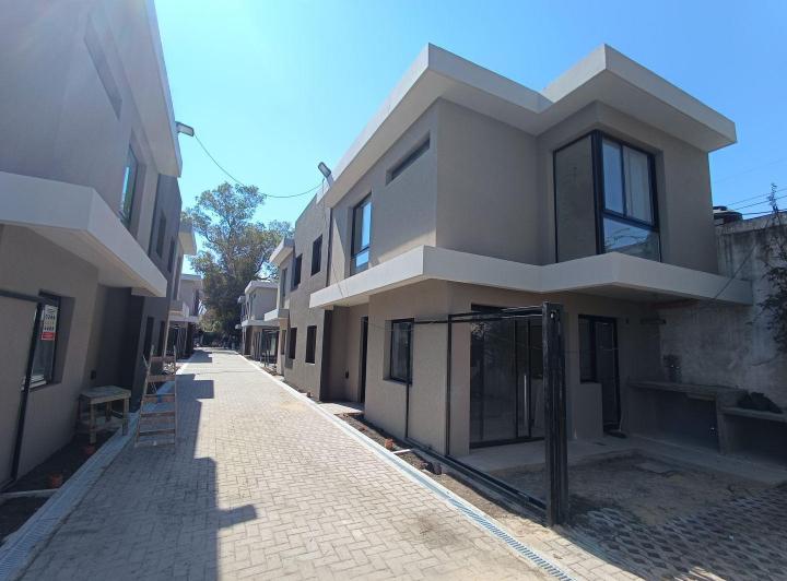 Casa · 78m² · 2 Cocheras