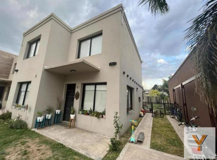 Casa · 150m² · 4 Ambientes · 3 Cocheras