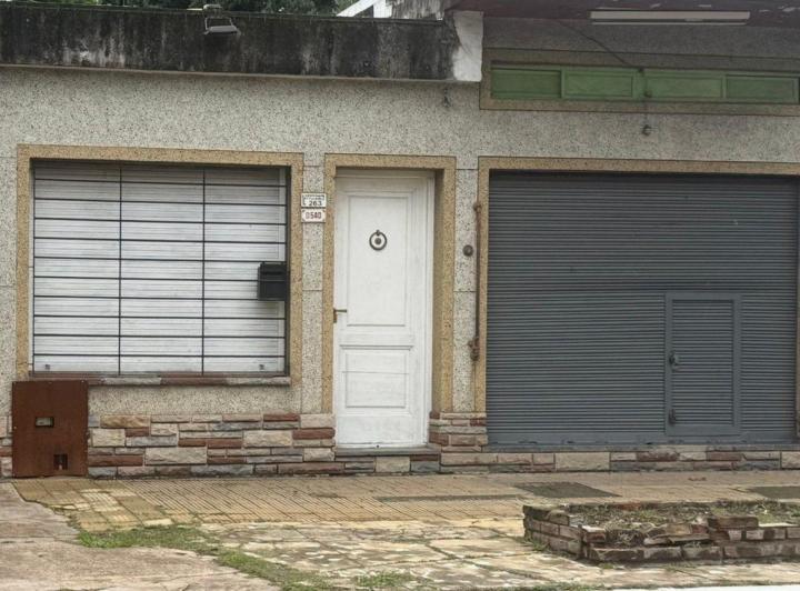 Casa · 169m² · 5 Ambientes · 1 Cochera